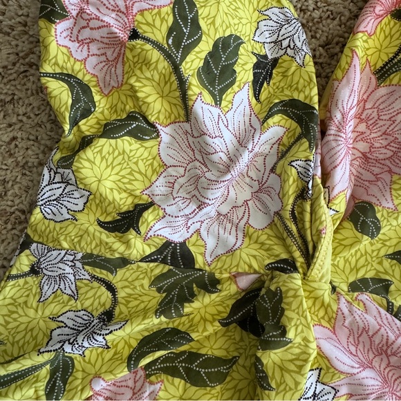 Seafolly Yellow Floral Plunge Halter NWT Size 12 - Picture 8 of 9
